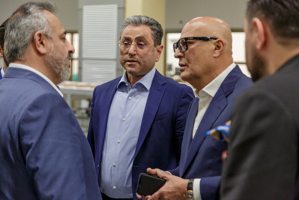 بازدید اعضای هیات مدیره مجمع کارآفرینان ایران از کارخانجات گروه صنعتی و پژوهشی زر + تصاویر