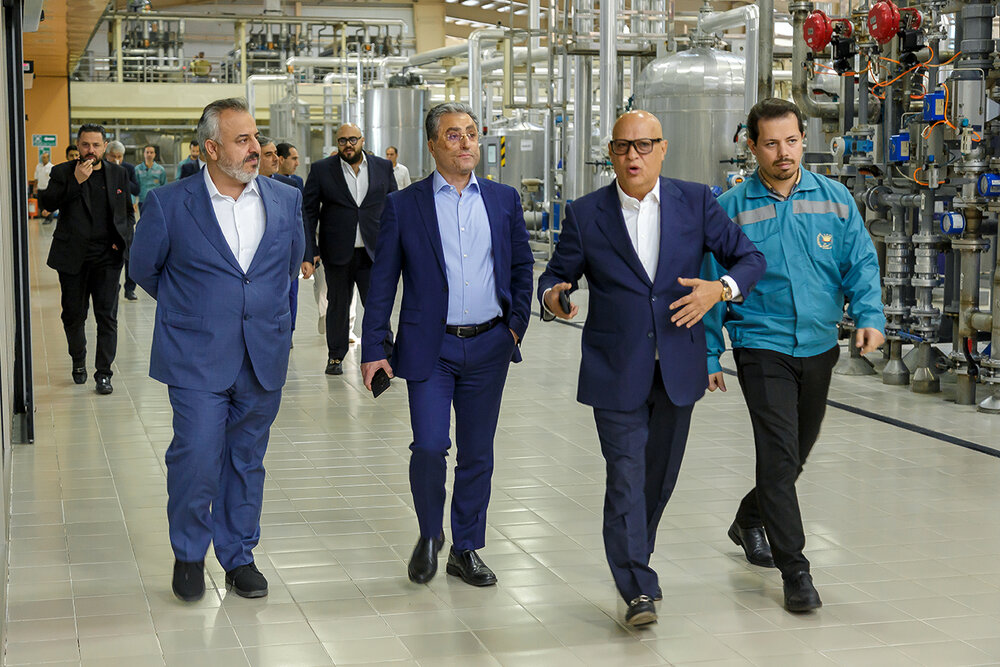 بازدید اعضای هیات مدیره مجمع کارآفرینان ایران از کارخانجات گروه صنعتی و پژوهشی زر + تصاویر