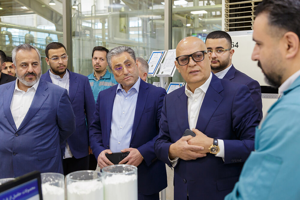 بازدید اعضای هیات مدیره مجمع کارآفرینان ایران از کارخانجات گروه صنعتی و پژوهشی زر + تصاویر