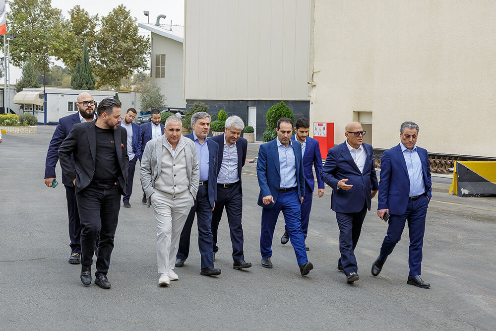 بازدید اعضای هیات مدیره مجمع کارآفرینان ایران از کارخانجات گروه صنعتی و پژوهشی زر + تصاویر