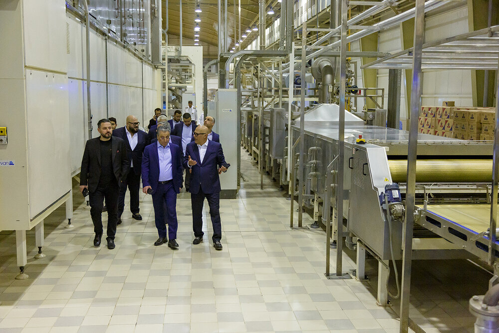 بازدید اعضای هیات مدیره مجمع کارآفرینان ایران از کارخانجات گروه صنعتی و پژوهشی زر + تصاویر
