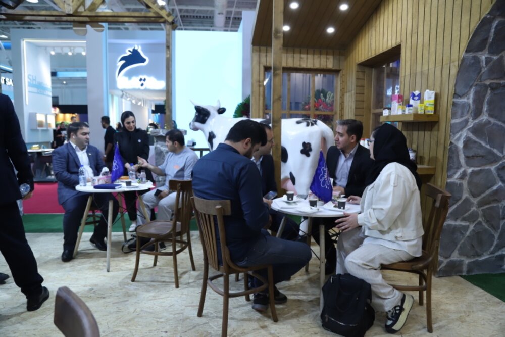 چشم نوازی لبنیات «دامداران» در نمایشگاه اگروفود ۱۴۰۳