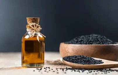 فواید روغن سیاه دانه برای مو؛ راز موهای درخشان