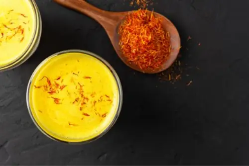 شیرزعفران نوشیدنی زمستانی مجلسی