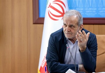 پزشکیان: هرکس ارز ۲۸۵۰۰ تومانی می‌گیرد حتما رانت می‌گیرد