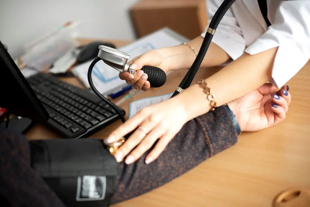 چی بخوریم فشارمون بیاد پایین