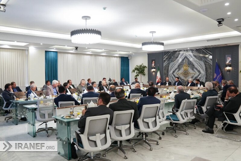 قوانین کنونی دست و پای تولیدکنندگان را می بندد اما راه را برای دلالان هر روز هموارتر می شود/ با دستفرمان فعلی، فاتحه تولید خوانده است