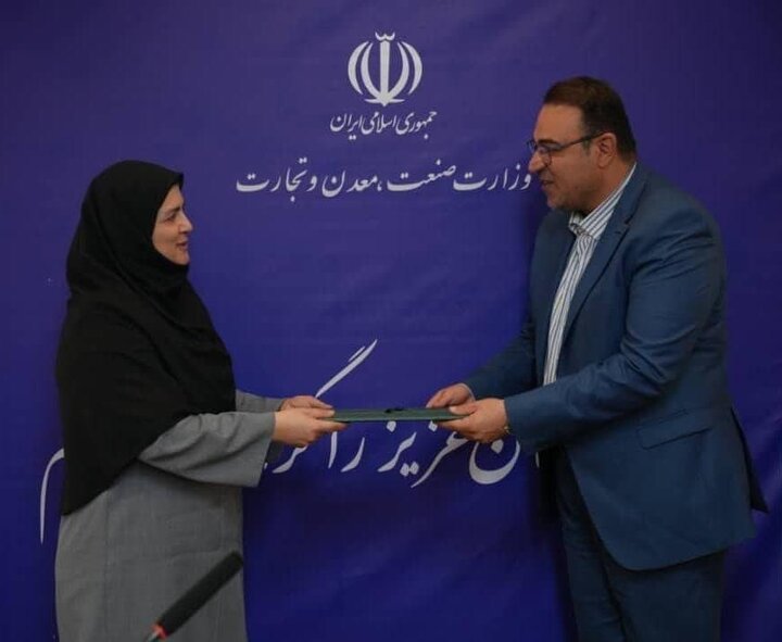 هما الوندی مدیر کل دفتر صنایع غذایی، دارو و بهداشتی وزارت صمت شد