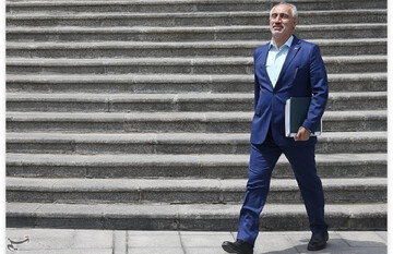 رد پای یک «اشتباه استراتژیک» در جهش ساعتی دلار/ چرا بازار ارز بعد از مصوبه دولت به هم ریخت؟