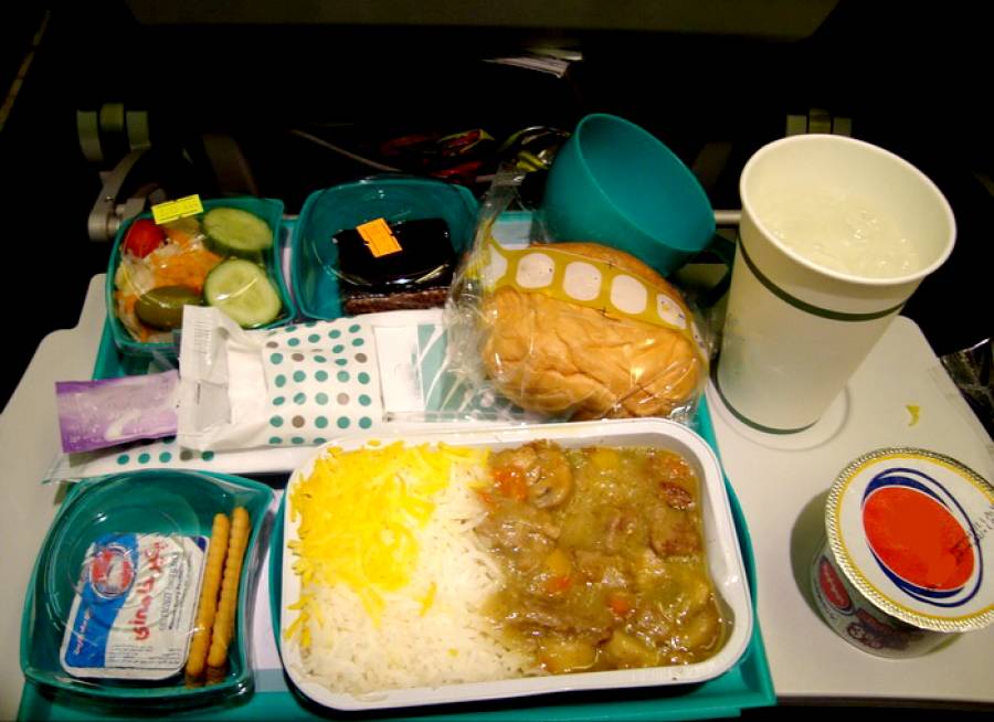 وزارت بهداشتی ها خواستار اصلاح بسته های غذایی پروازهای مسافربری شدند