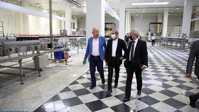از صنعت و تولید ایرانی همپای توسعه تکنولوژی در جهان حمایت شود