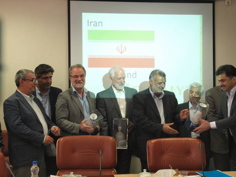 ایران و مؤسسه بین‌المللی سیمیت، تفاهم‌نامه همکاری بلندمدت امضا می‌کنند