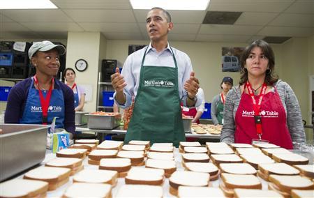 ساندویچ درست کردن اوباما در چهاردهمین روز تعطیلی دولت +عکس