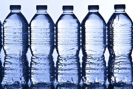بزرگ ترین برند آب معدنی جهان، آب معمولی شیر می فروشد!