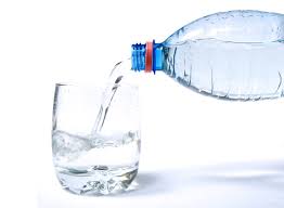 آب معدنی با آب آشامیدنی چه تفاوت هایی دارد؟ 