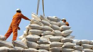عبور از قانون انتزاع پشت پرده بلاتکلیفی واردات برنج؟/صدور پروانه گمرکی برای ۹۰۰ هزار تن برنج